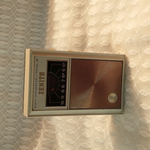 1968 Zenith Eight Transistor / Royal 12 - Chassis 8XT51Z9 Model R 12L1